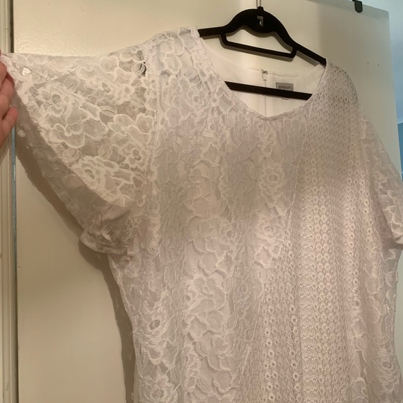 White floral dress - Picture 3 of 8